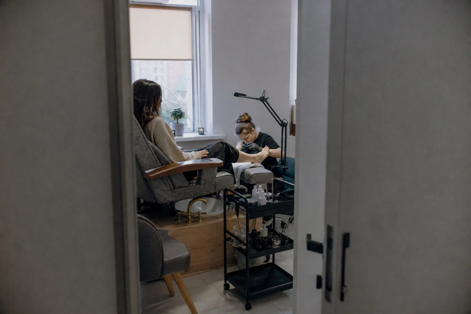 Японский педикюр: как работает процедура без покрытия
